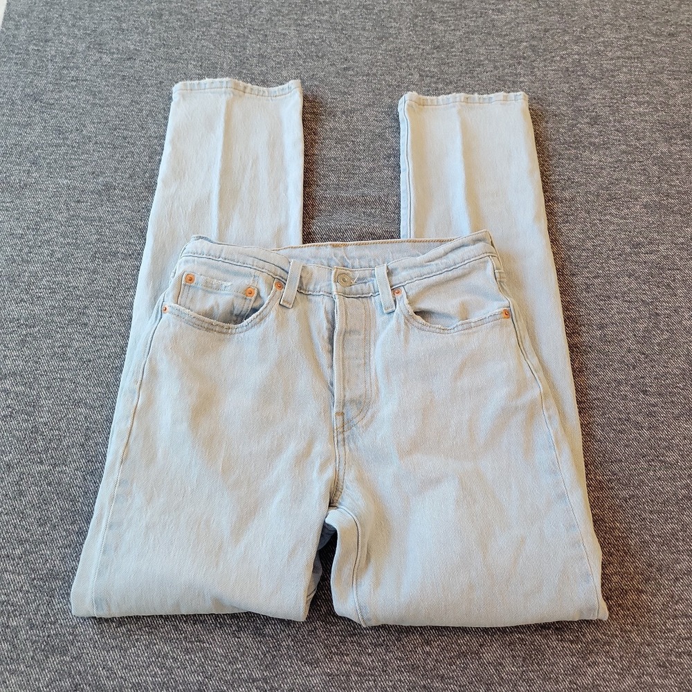 LEVI'S 501 Jeans Women's 27x32 Blue Denim Light‎ Wash 5 Button Fly Red Tab Taper